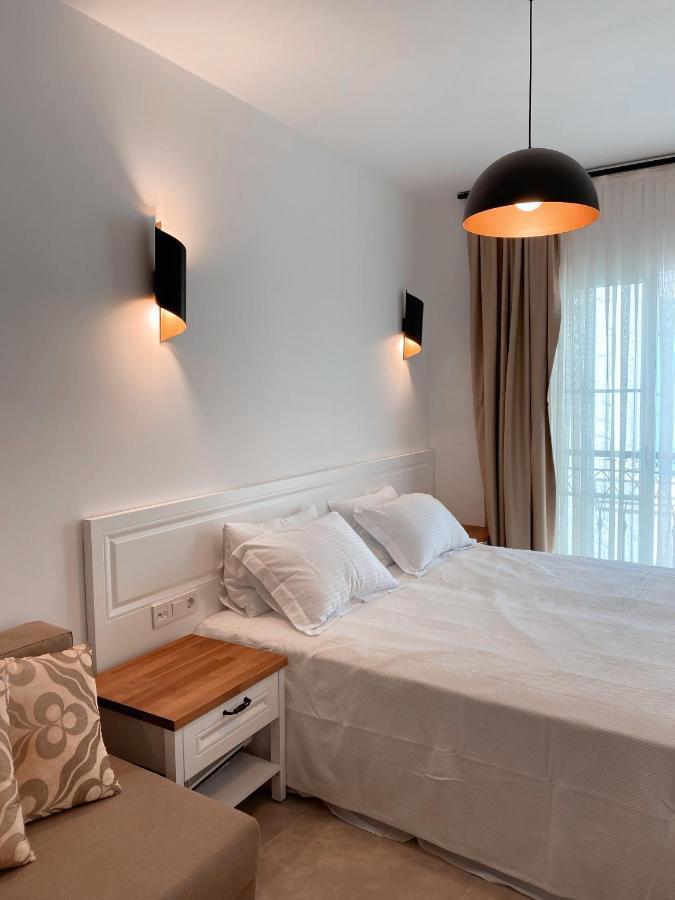 Amber Boutique Hotel Кешме Экстерьер фото